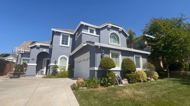 Beautiful Deer Ridge Home With Pool Spa and SOLAR