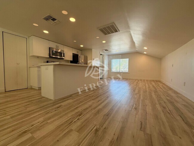 1695 E Indianola Ave Phoenix, AZ 85016