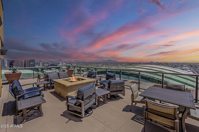 310 S 4th St Phoenix, AZ 85004