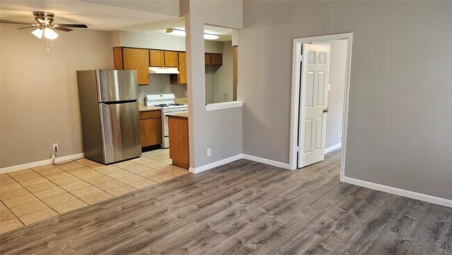 1903 1/2 Margalene Way