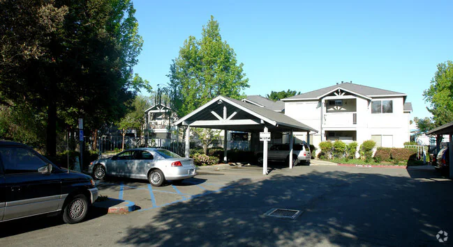 The Cottages at Vine Hill Creek
