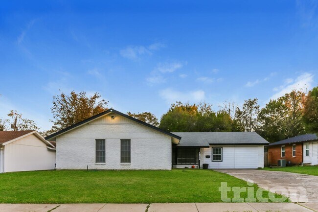1928 Canterbury St Irving, TX 75062