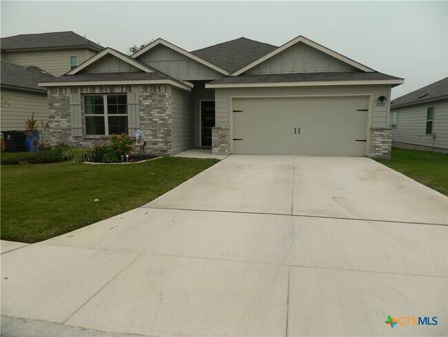 2929 Greenbriar Rd Seguin, TX 78155