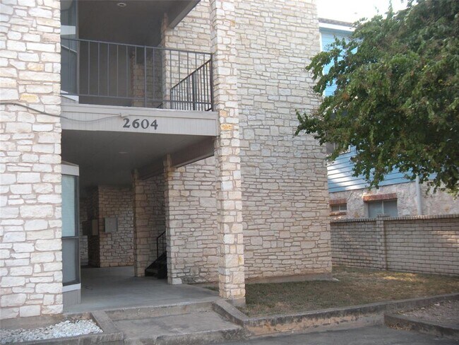 2604 Salado St