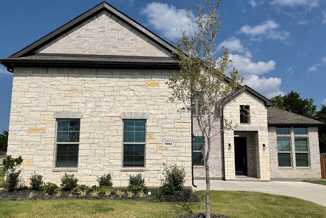 1002 Stillmeade Dr Midlothian, TX 76065