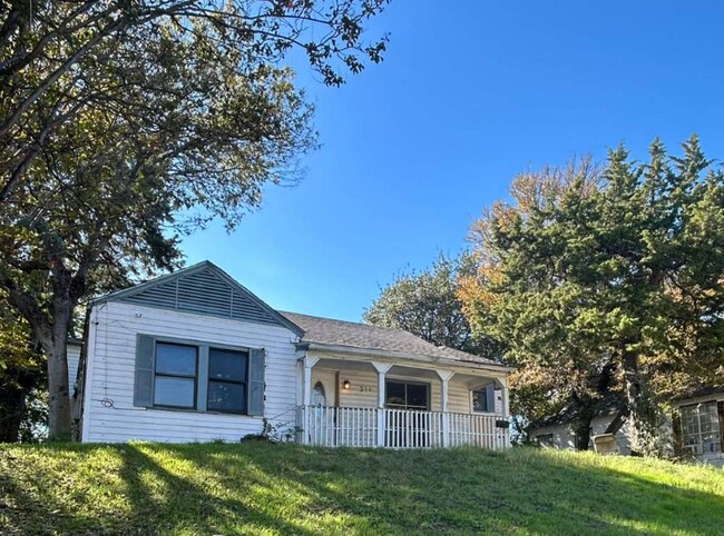 314 West Clarendon Drive