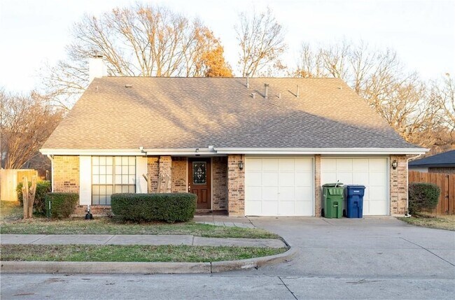 310 Overland Dr Garland, TX 75040