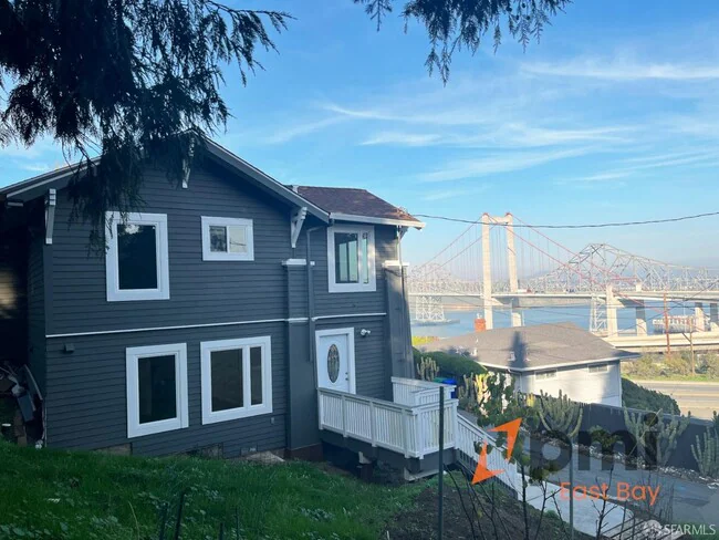 303 Virginia St Crockett, CA 94525