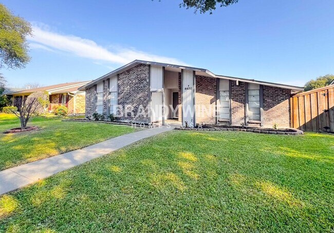 4426 Mint Dr Garland, TX 75043