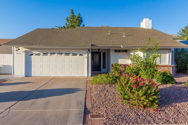 6218 E WALTANN Lane