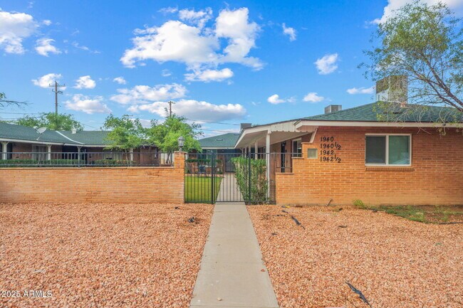 1940 W Amelia Ave Phoenix, AZ 85015
