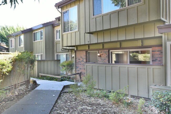 Updated 4 Bedroom, 2.5 Bathroom Townhouse in North San Jose