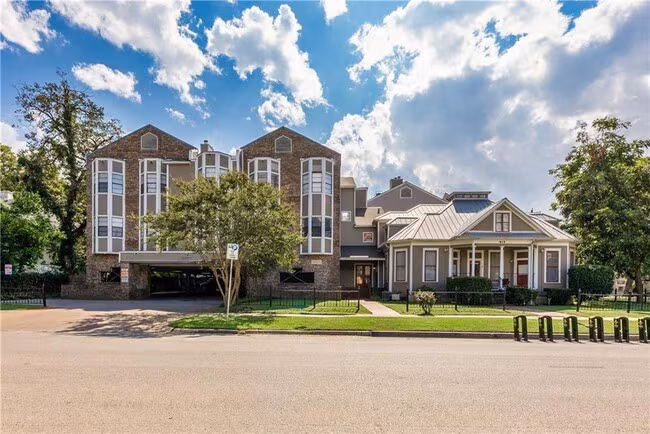 915 W. 23rd Street