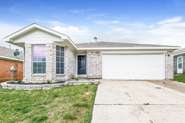 2500 Ensenada Ln Fort Worth, TX 76108