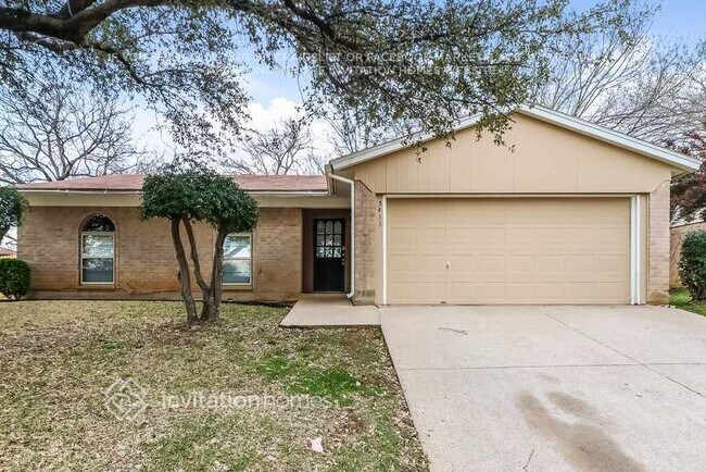 5411 Vermillion Trail Arlington, TX 76017