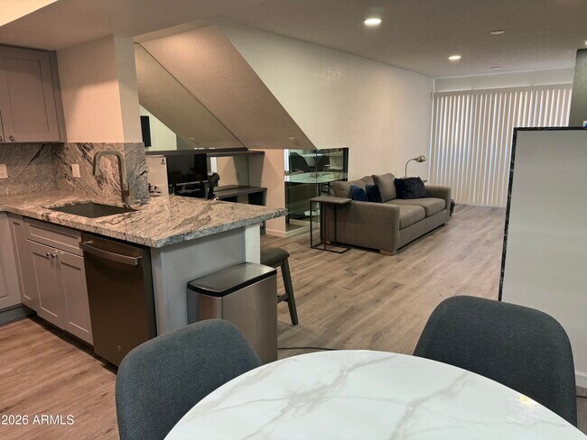 1820 E Morten Ave Phoenix, AZ 85020
