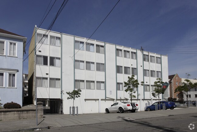 3rd Ave, Oakland Apartment