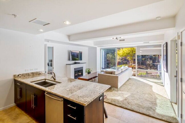 7151 E Rancho Vista Dr Scottsdale, AZ 85251