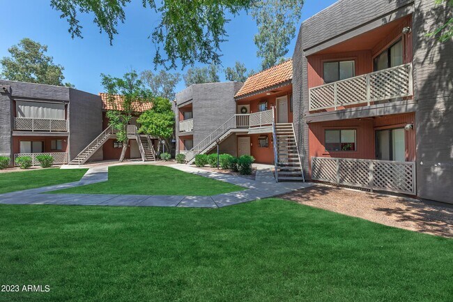6445 S Maple Ave Tempe, AZ 85283