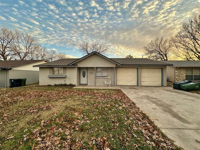 2704 Buena Vista Dr Arlington, TX 76010