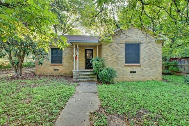 2831 Pearl St