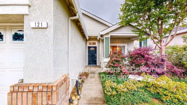 121 Porterfield Creek Dr Cloverdale, CA 95425