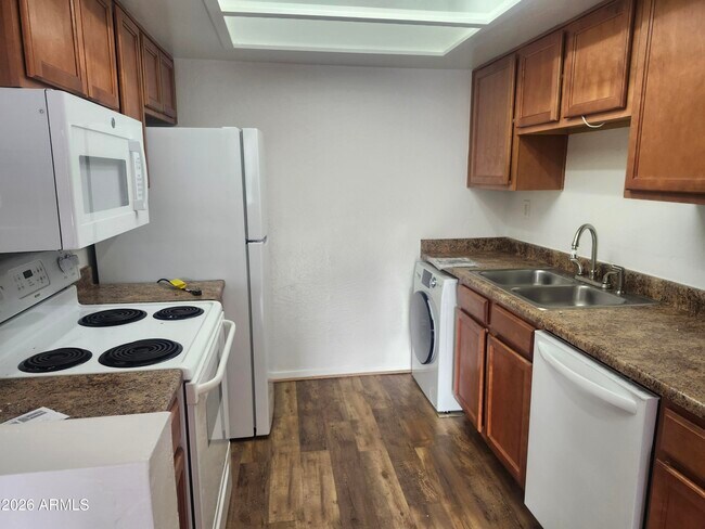 16602 N 25th St Phoenix, AZ 85032