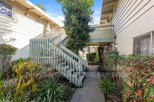 3695 Sonoma Ave Santa Rosa, CA 95405