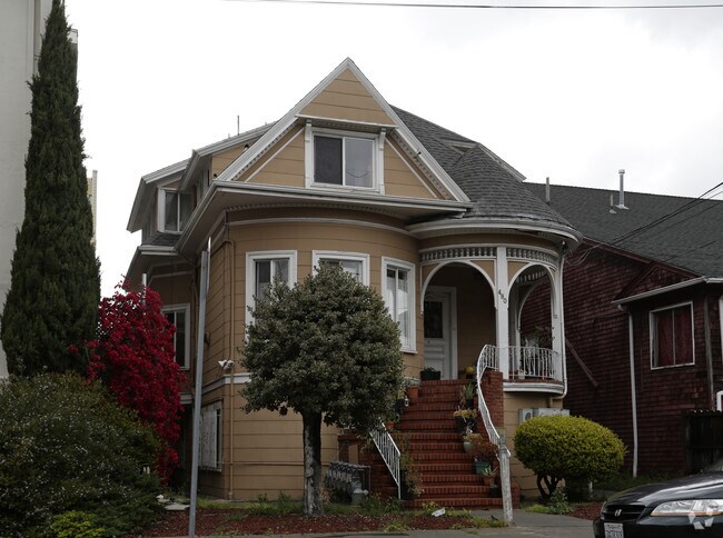 480 37th Street