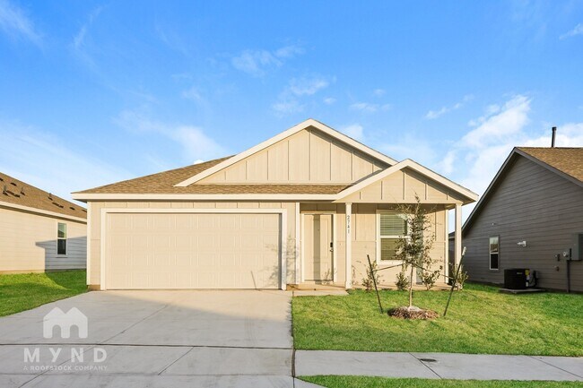 2741 Ctr Crk Ln Fort Worth, TX 76108