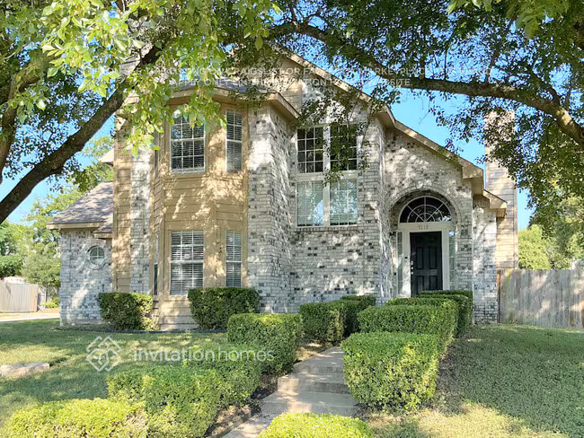 9218 Oak Hollow Drive
