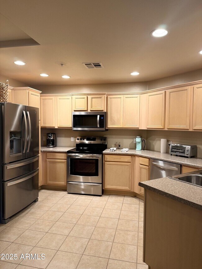 5350 E Deer Valley Dr Phoenix, AZ 85054