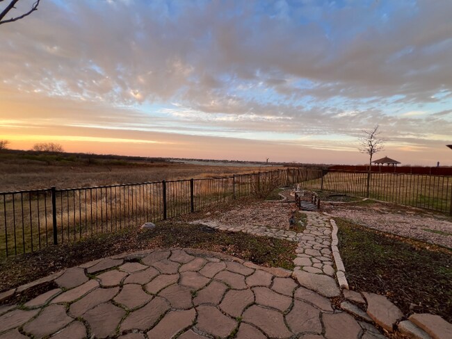4205 Lakeside Drive