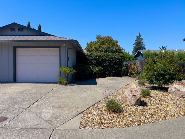 1926-1928 Sierra Ave Napa, CA 94558