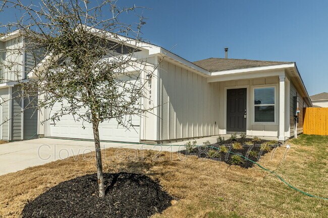 3870 Trail de Paris New Braunfels, TX 78132