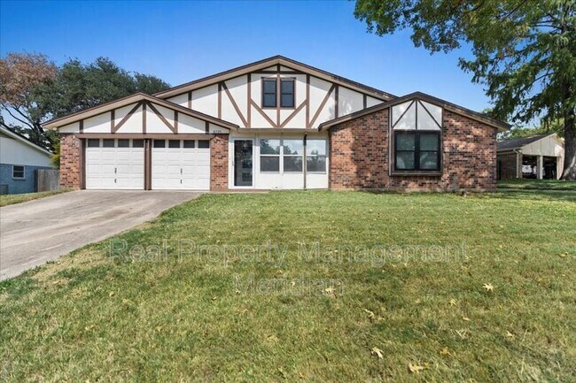 8725 Irongate Dr North Richland Hills, TX 76182
