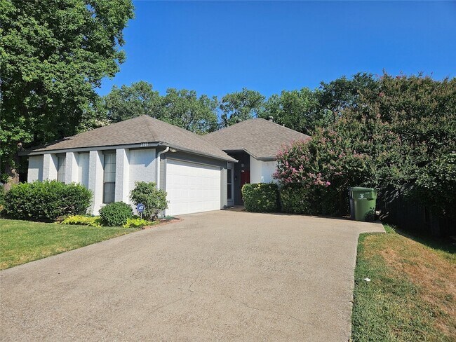 2705 Francisco Dr Garland, TX 75044