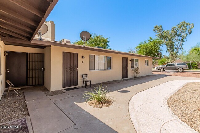 2235 N 28th St Phoenix, AZ 85008