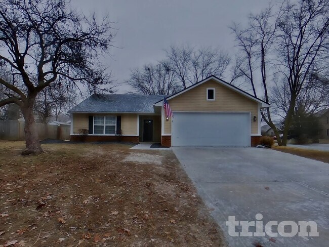 111 Evening Star Cir Red Oak, TX 75154