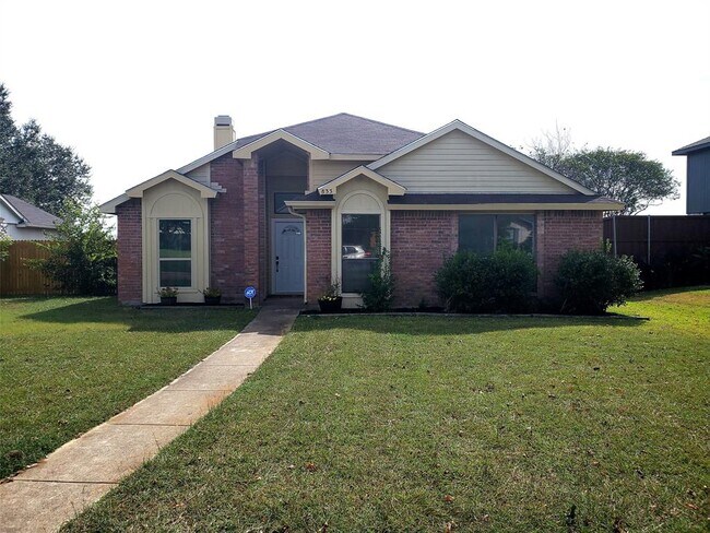 833 Weaver Street