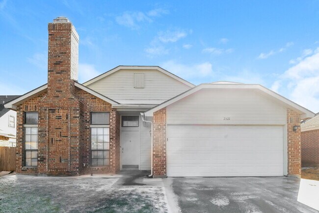 2521 Galemeadow Dr Fort Worth, TX 76123