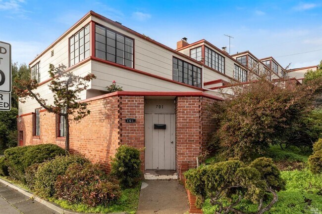 709 Napa St, Vallejo (Condo)
