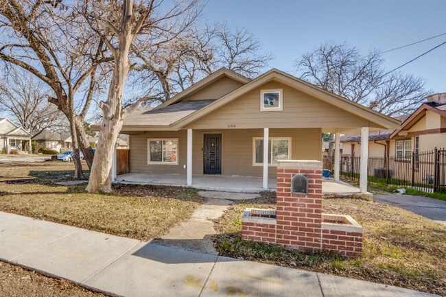 648 N Tyler St Dallas, TX 75208