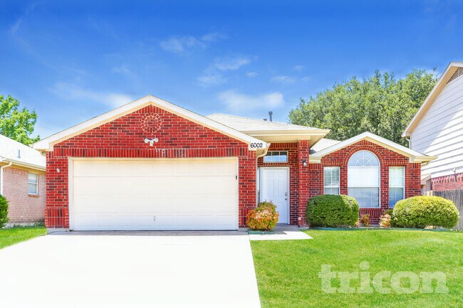 6002 Flyers Ln Arlington, TX 76018